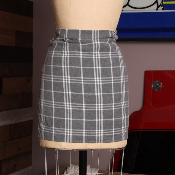 NOISY MAY - Plaid Knotted Skirt - Picture 2 of 3